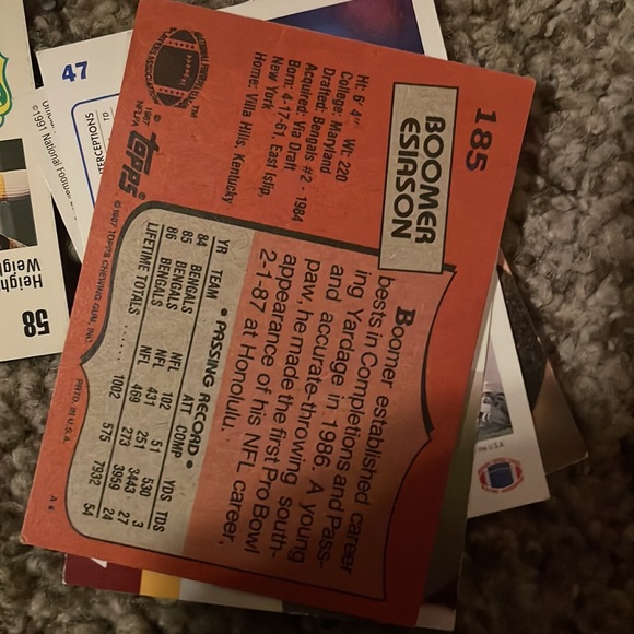 Football cards - Picture 15 of 17